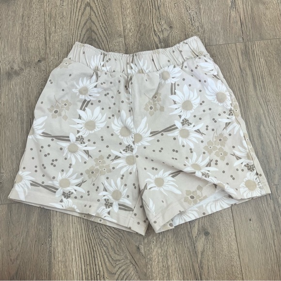 Nike Garden Party Shorts Sz Sm Tan Floral Activewear Athleisure - Picture 2 of 7